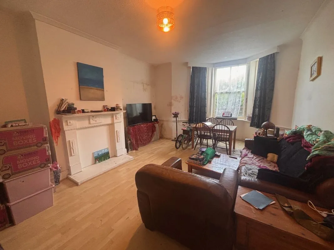 Esplanade, Scarborough, North Yorkshire, YO11 2AY - Online Auctions