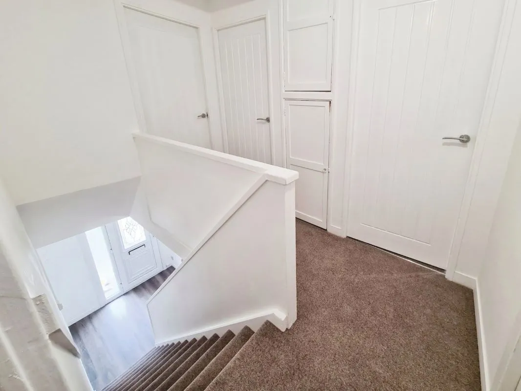 Eastmount Avenue, Hull, East Yorkshire, HU8 9EN - Online Auctions