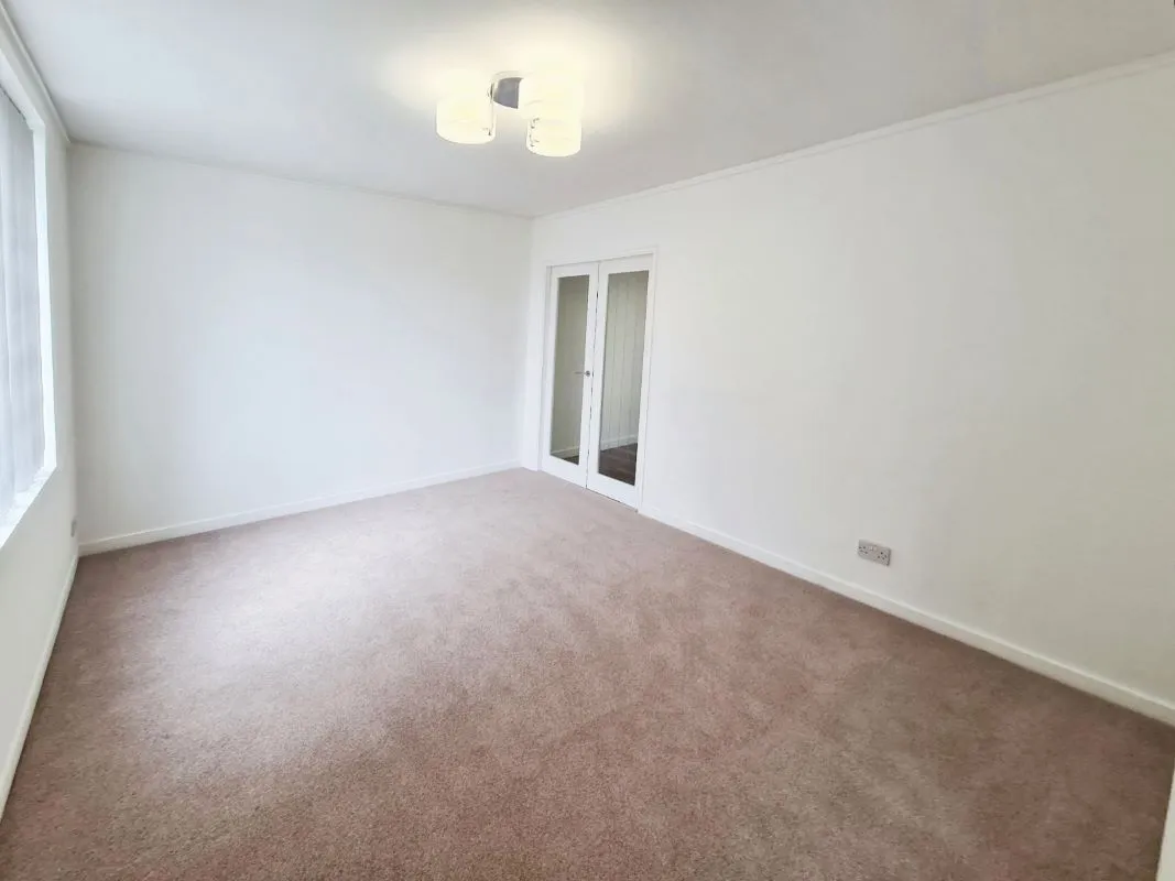Eastmount Avenue, Hull, East Yorkshire, HU8 9EN - Online Auctions