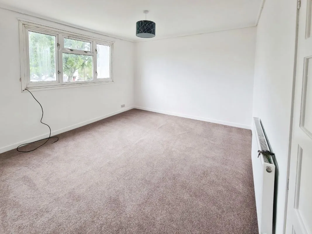 Eastmount Avenue, Hull, East Yorkshire, HU8 9EN - Online Auctions