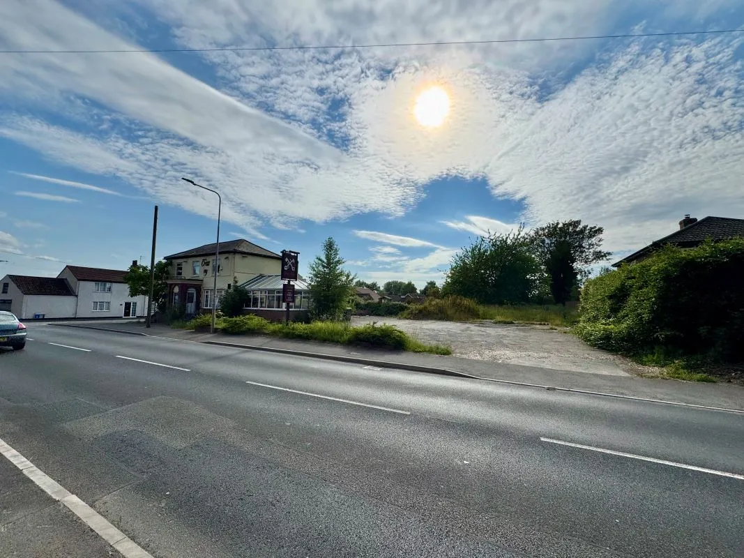 Cross Keys, Moor End, Holme-on-Spalding-Moor, York, North Yorkshire, YO43 4DR - Online Auctions