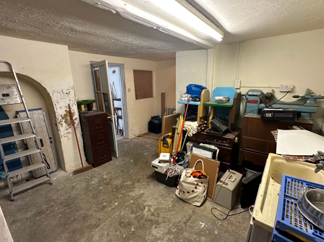 Walmer, Deal, Kent, CT14 7DX - Online Auctions