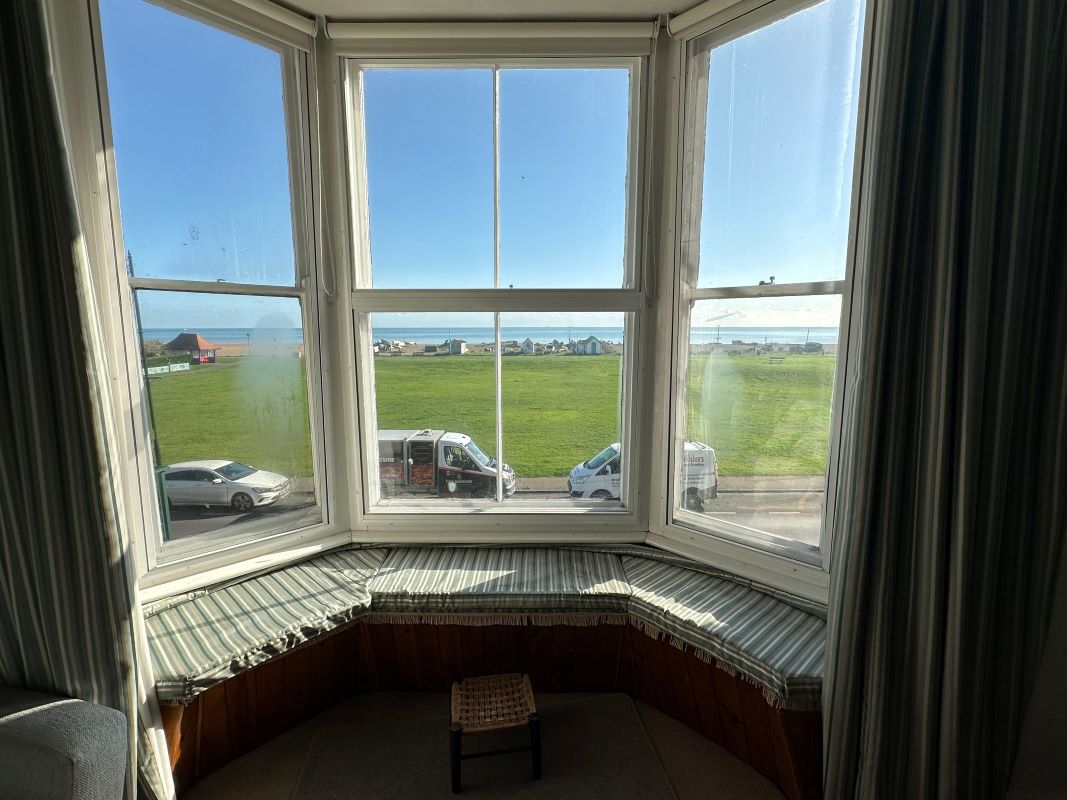Walmer, Deal, Kent, CT14 7DX - Online Auctions