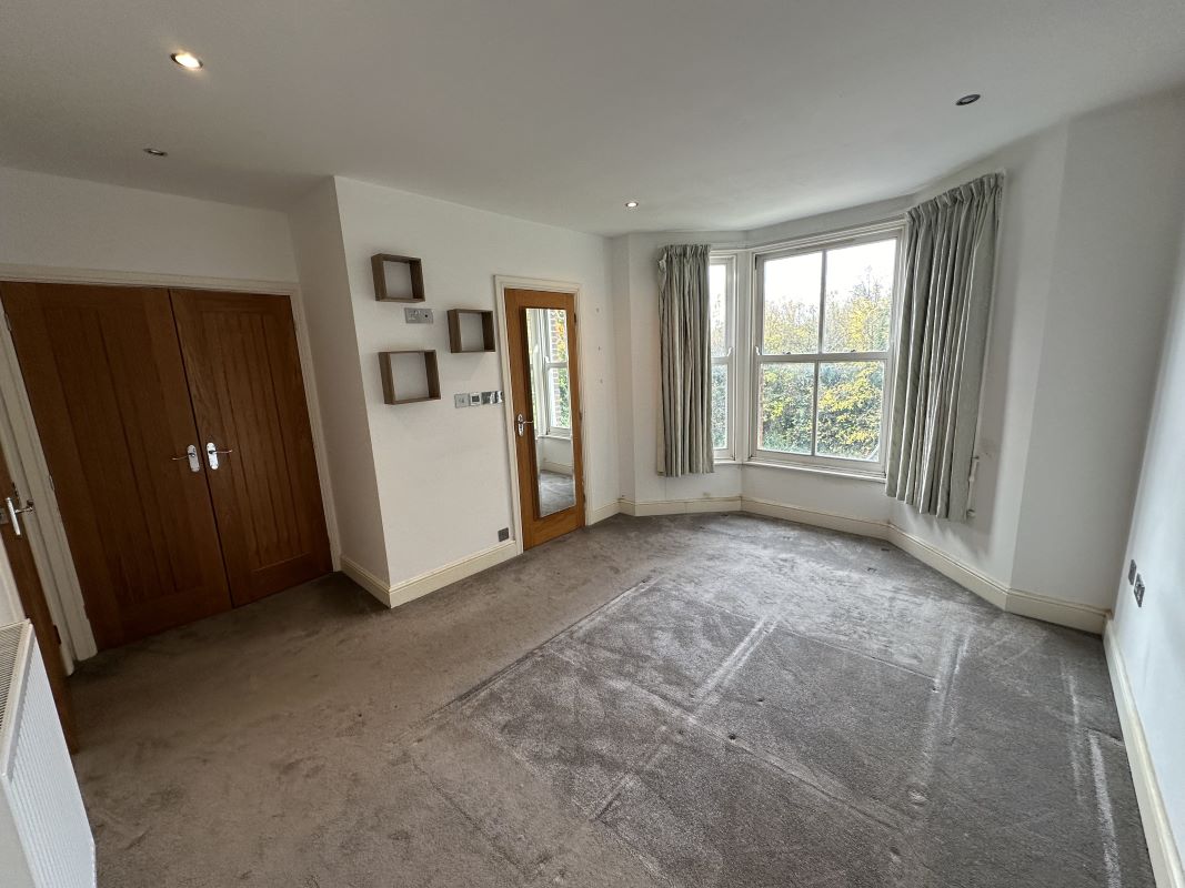 London Road, Sevenoaks, Kent, TN13 2TQ - Online Auctions