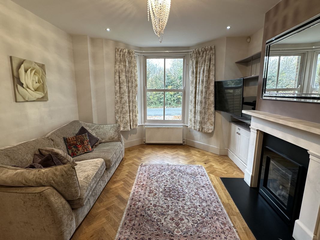 London Road, Sevenoaks, Kent, TN13 2TQ - Online Auctions