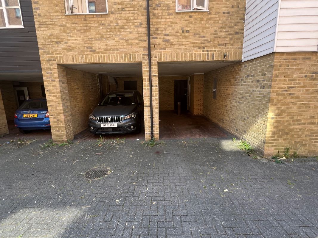 Russell Quay, West Street, Gravesend, Kent, DA11 0BP - Online Auctions