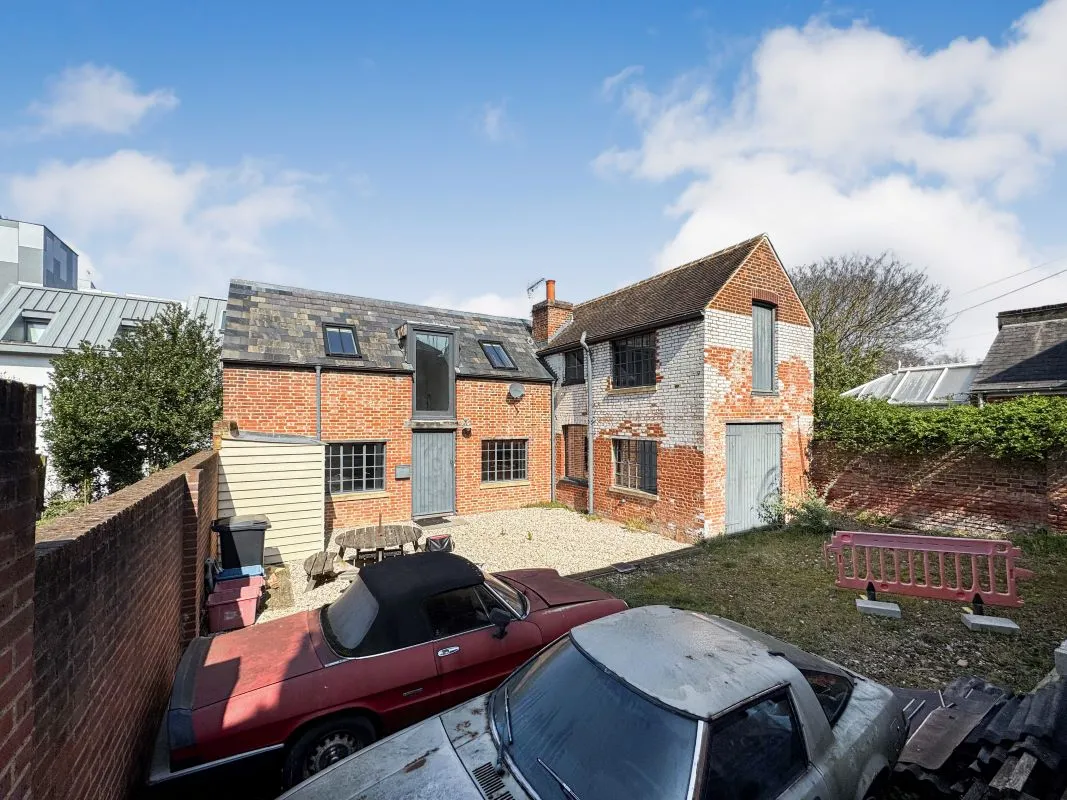 Canterbury, Kent, CT1 3JP - Online Auctions