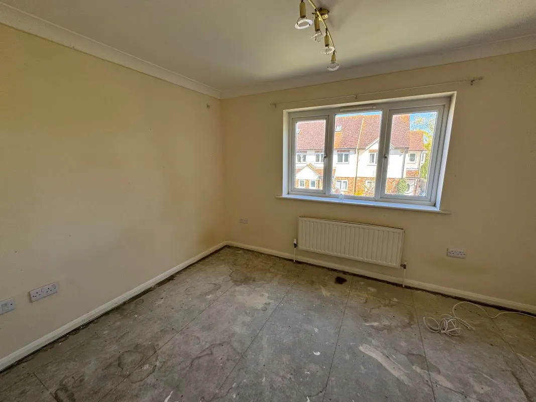 Halfway Road, Sheerness, Kent, ME12 3AA - Online Auctions