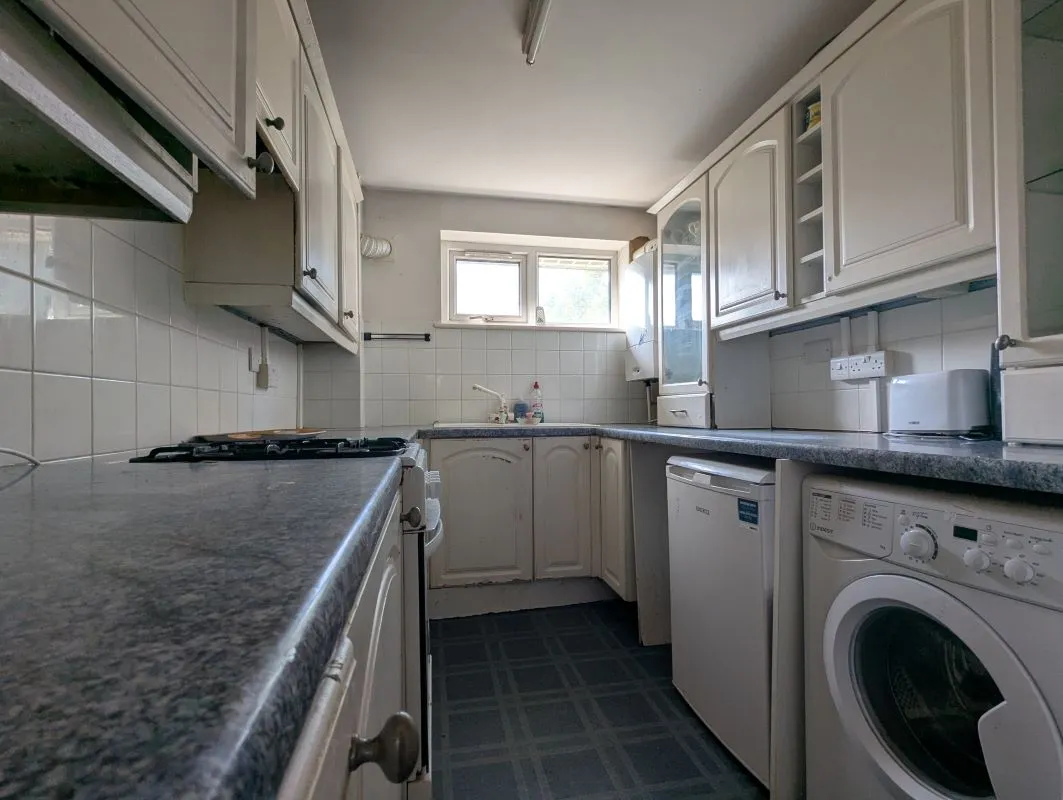 Windsor, Berkshire, SL4 4JW - Online Auctions