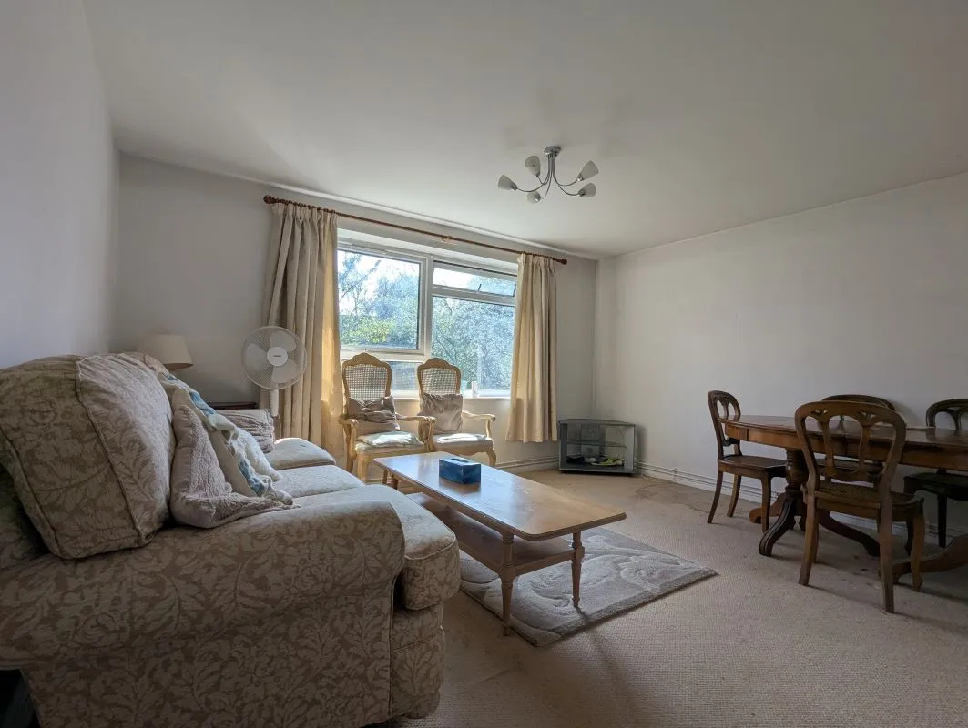 Windsor, Berkshire, SL4 4JW - Online Auctions