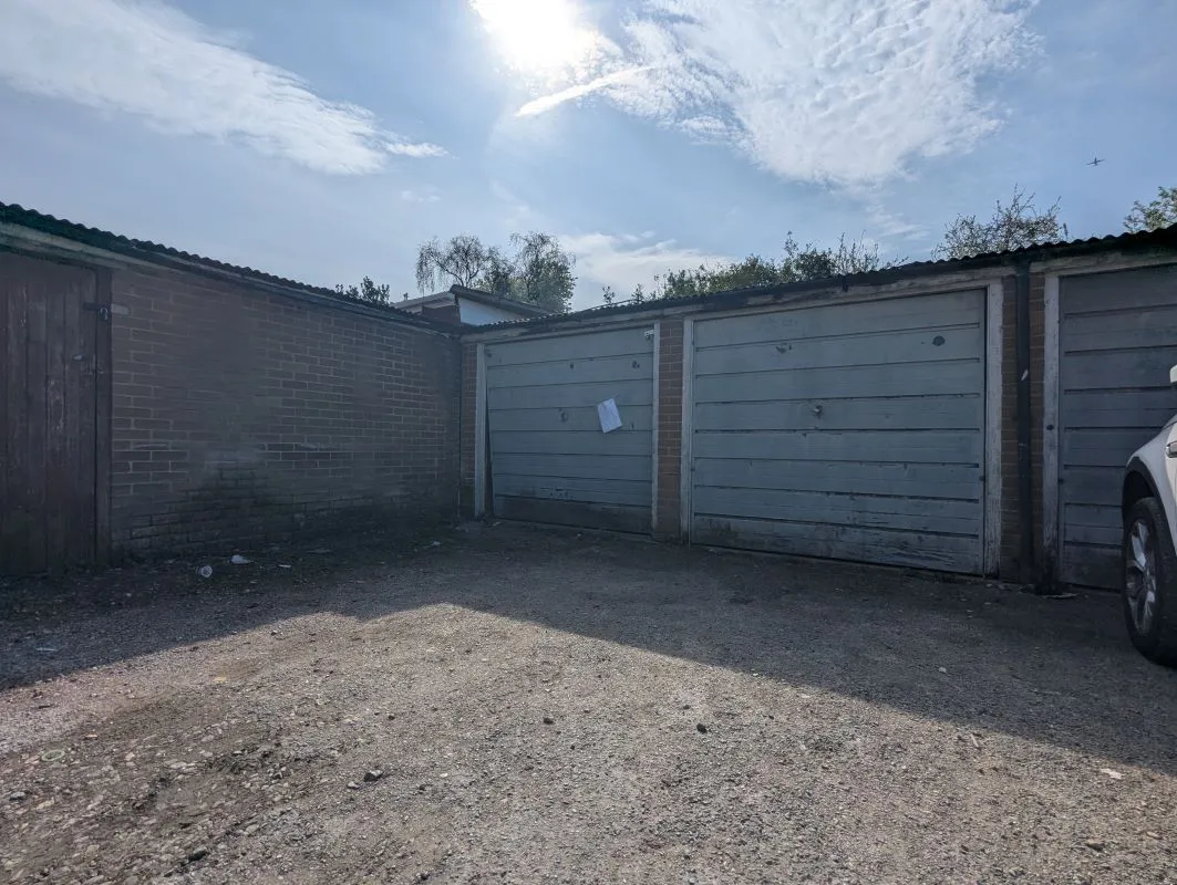 Windsor, Berkshire, SL4 4JW - Online Auctions