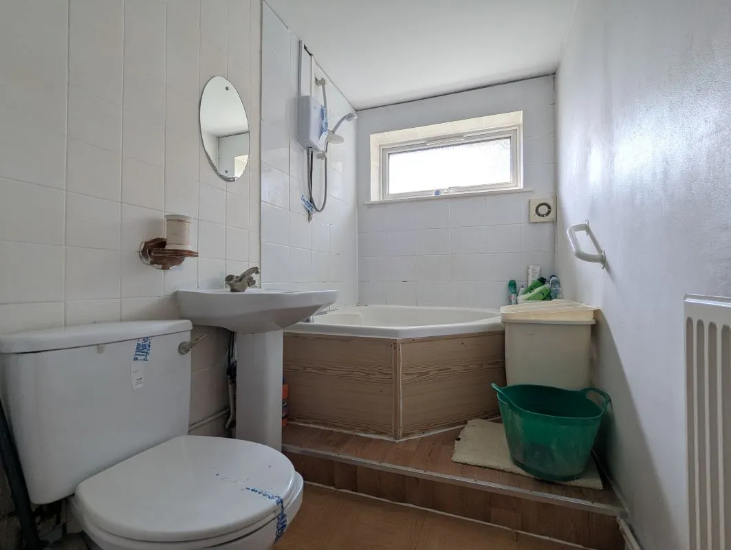 Windsor, Berkshire, SL4 4JW - Online Auctions