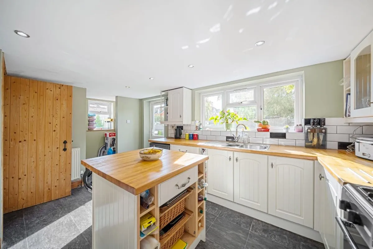 Larkfield, Aylesford, Kent, ME20 6SA - Online Auctions