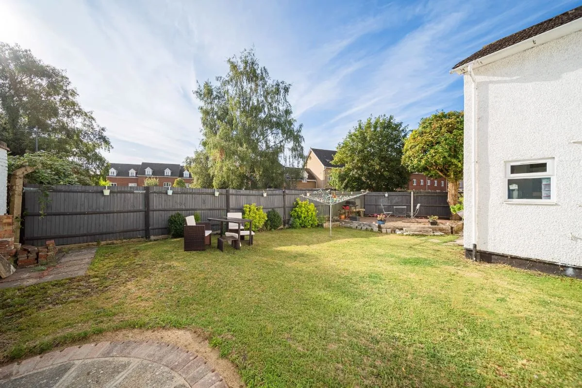 Larkfield, Aylesford, Kent, ME20 6SA - Online Auctions