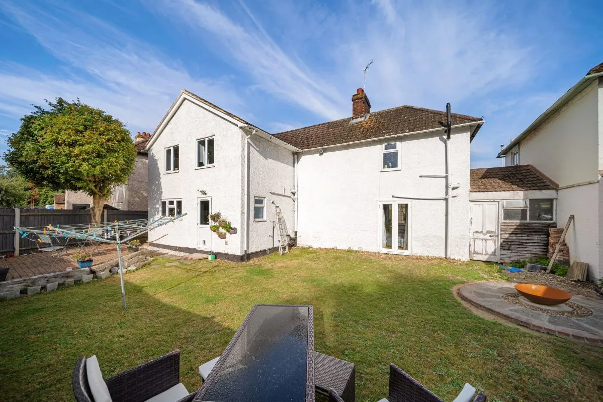 Larkfield, Aylesford, Kent, ME20 6SA - Online Auctions