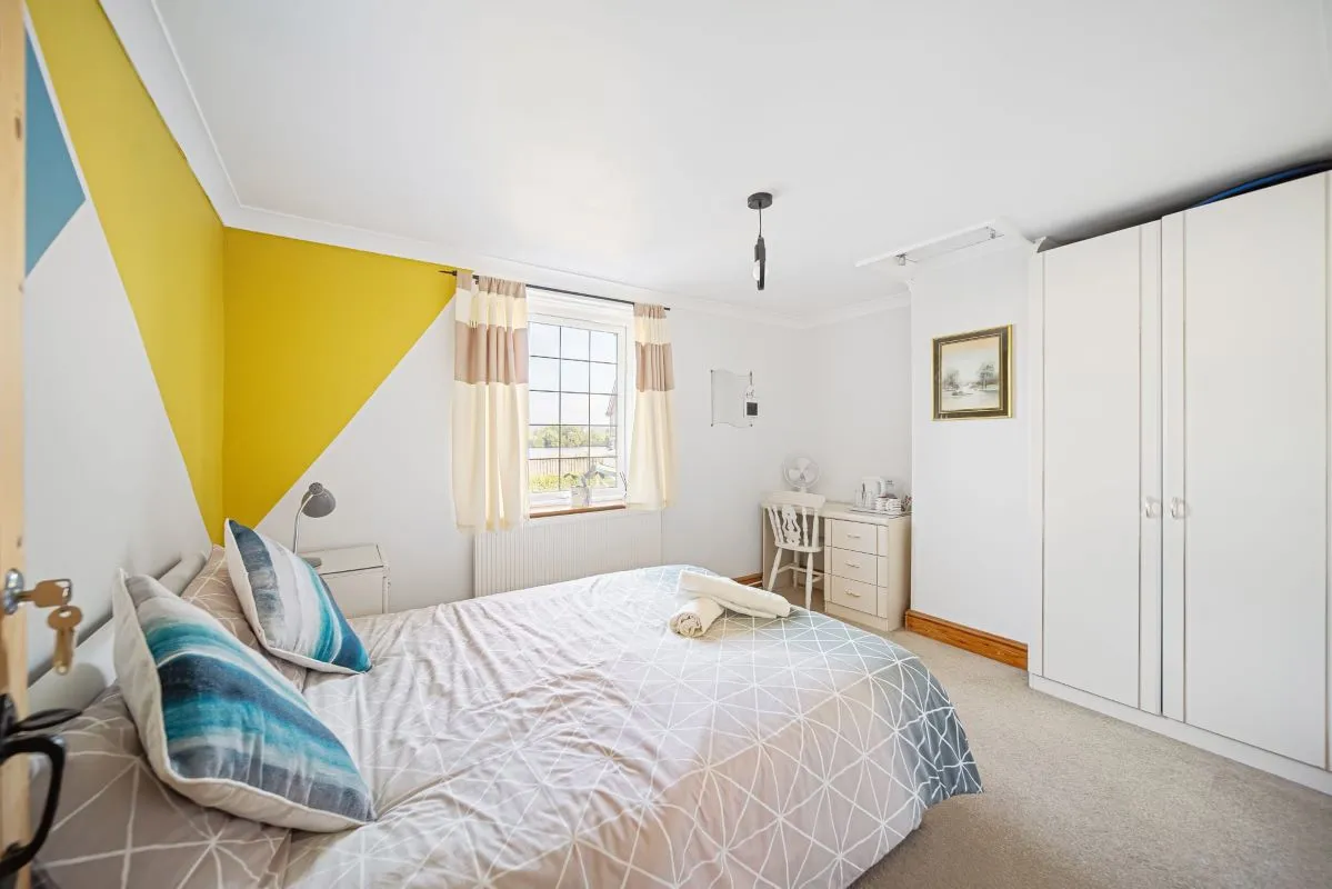 Larkfield, Aylesford, Kent, ME20 6SA - Online Auctions