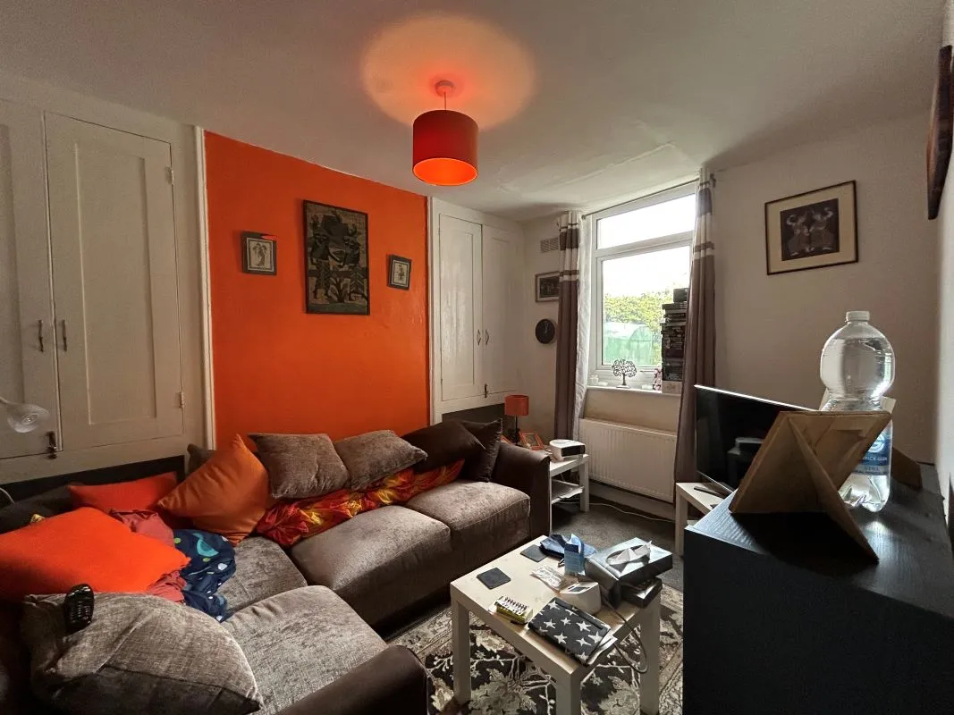 Folkestone, Kent, CT20 1HJ - Online Auctions