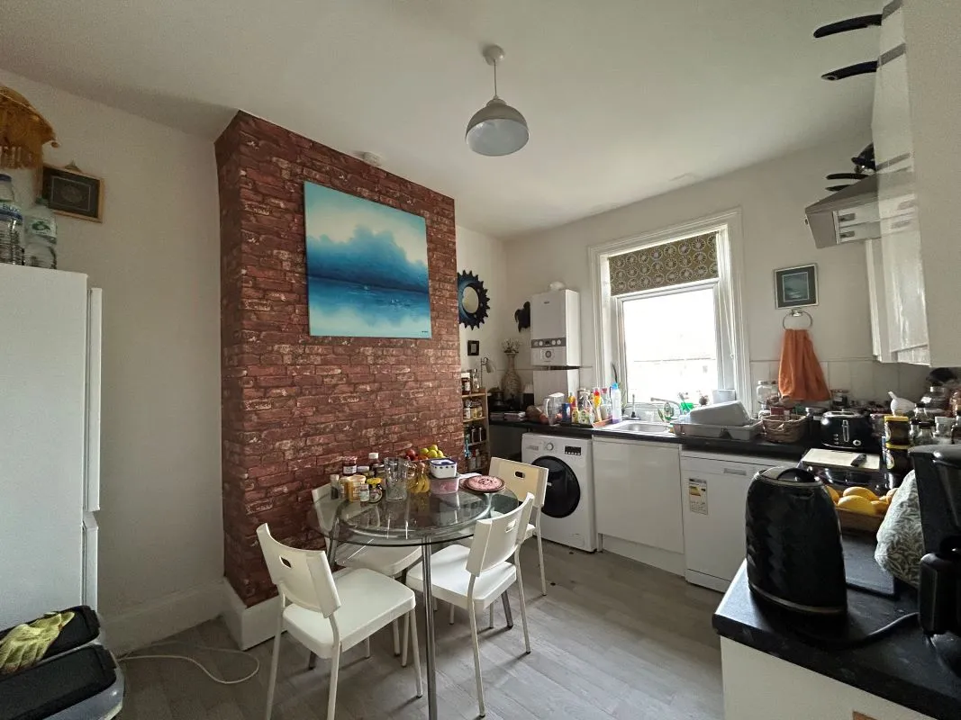 Folkestone, Kent, CT20 1HJ - Online Auctions