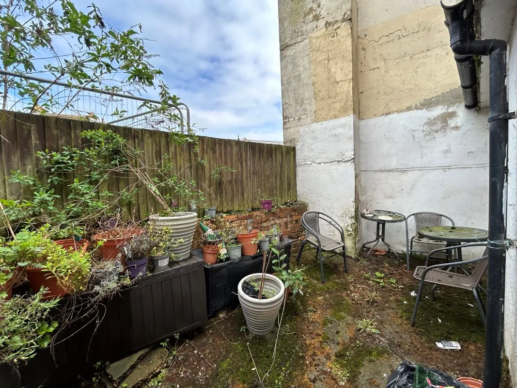 Folkestone, Kent, CT20 1HJ - Online Auctions