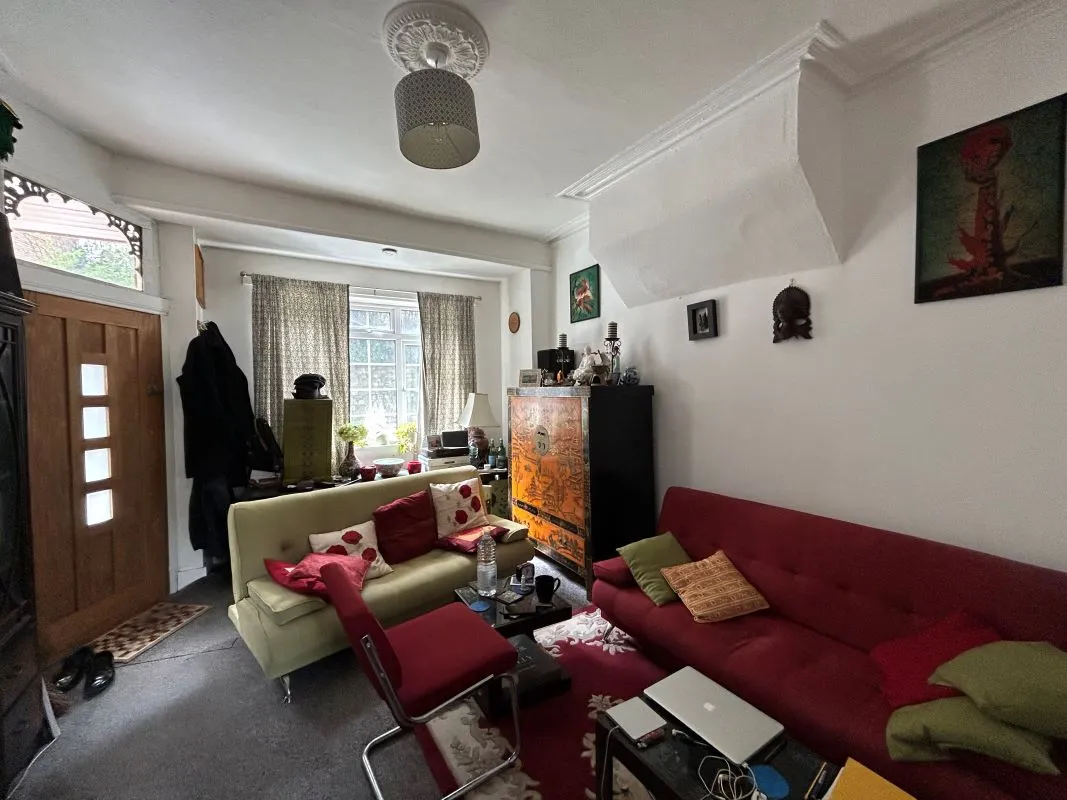 Folkestone, Kent, CT20 1HJ - Online Auctions