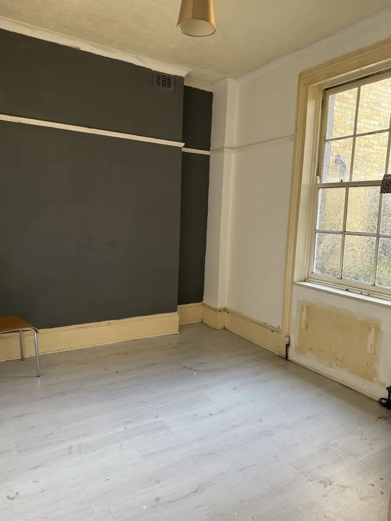 60 West Crescent Road, Gravesend, Kent, DA12 2AB - Online Auctions