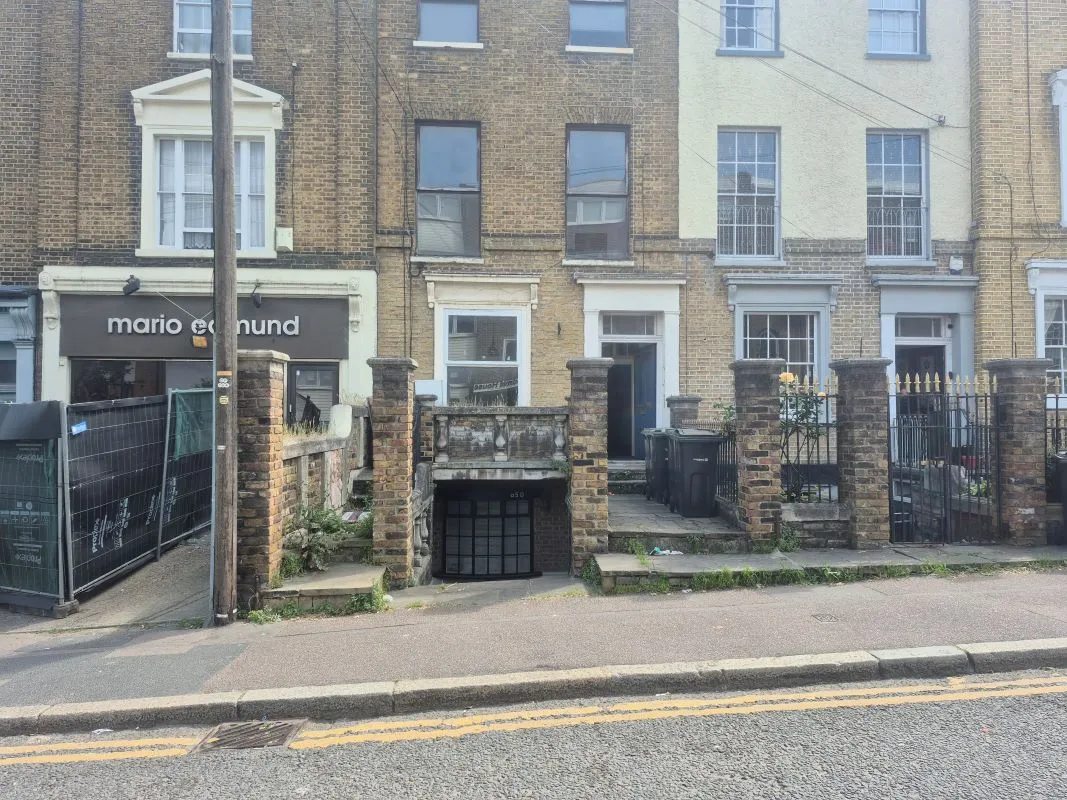 Gravesend, Kent, DA12 1BJ - Online Auctions
