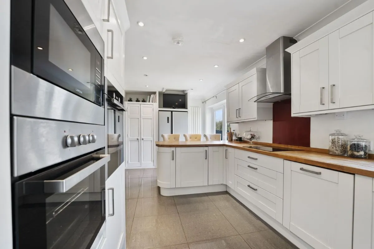Cheeseman's Green Lane, Ashford, Kent, TN25 7HX - Online Auctions