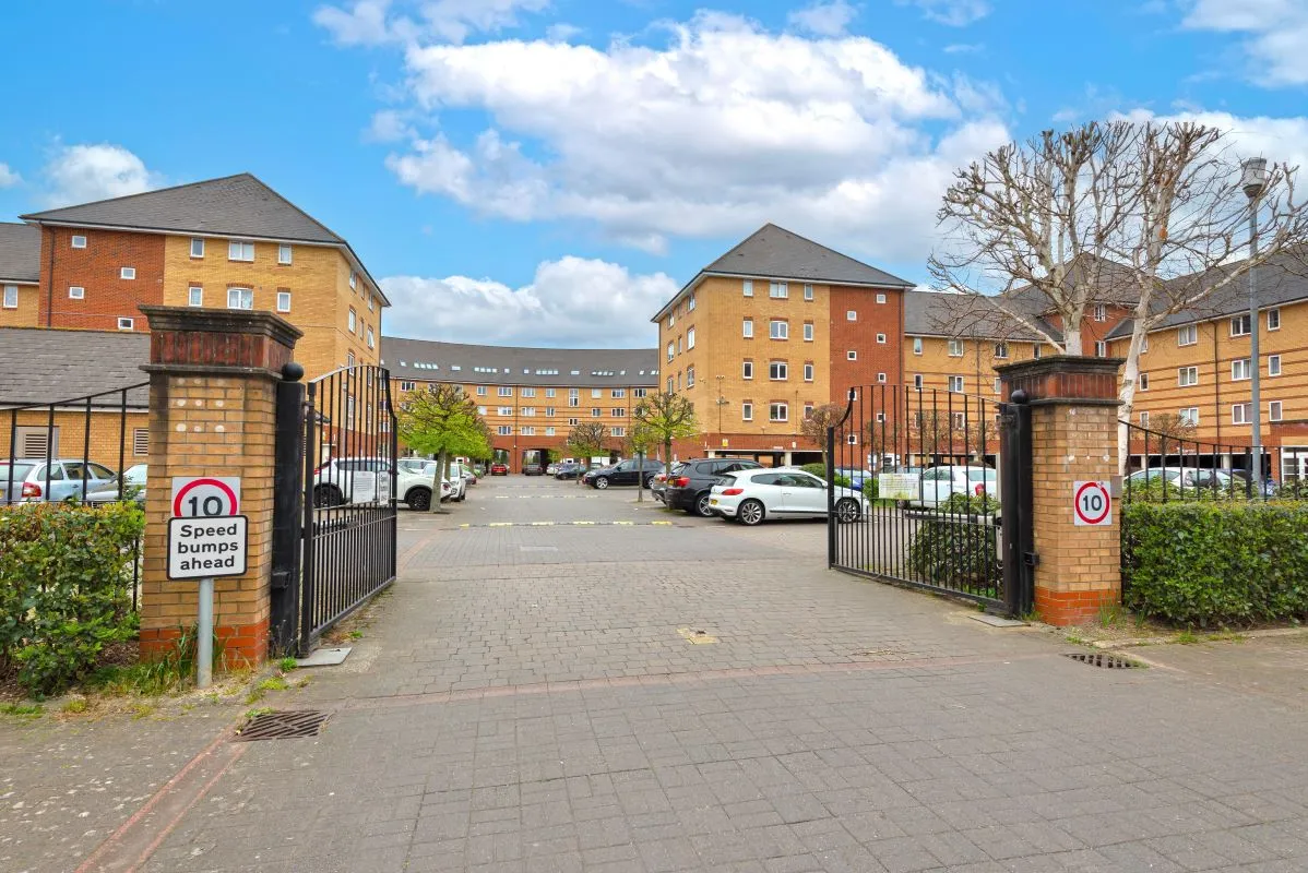 Scotney Gardens, Maidstone, Kent, ME16 0GR - Online Auctions