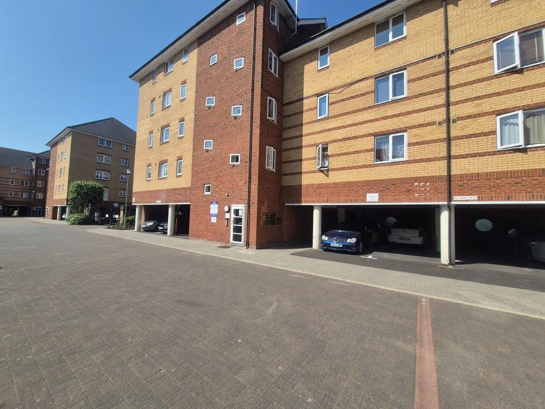 Scotney Gardens, Maidstone, Kent, ME16 0GR - Online Auctions