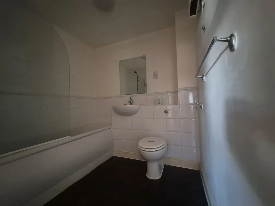 Scotney Gardens, Maidstone, Kent, ME16 0GR - Online Auctions
