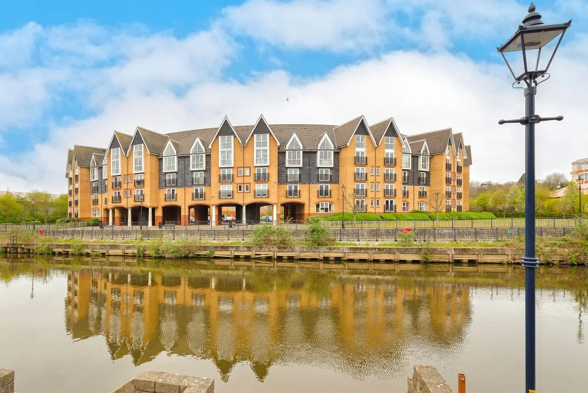 Scotney Gardens, Maidstone, Kent, ME16 0GR - Online Auctions