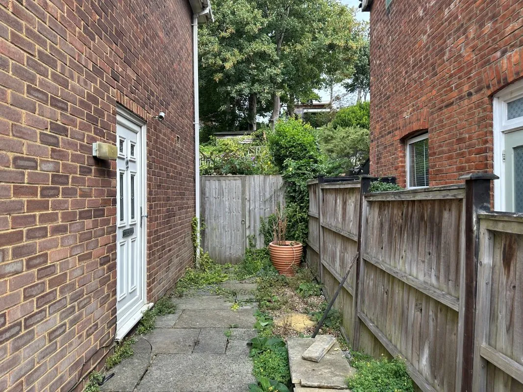 High Wycombe, Buckinghamshire, HP13 6EY - Online Auctions