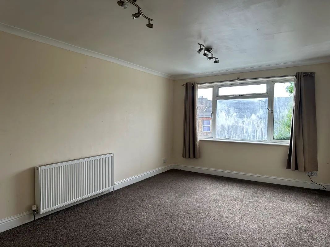 High Wycombe, Buckinghamshire, HP13 6EY - Online Auctions