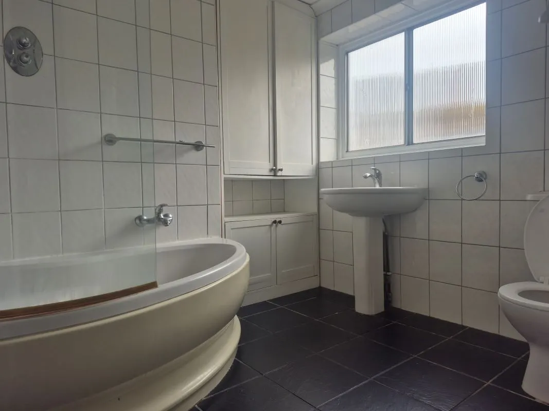 Herne Bay, Kent, CT6 5LN - Online Auctions