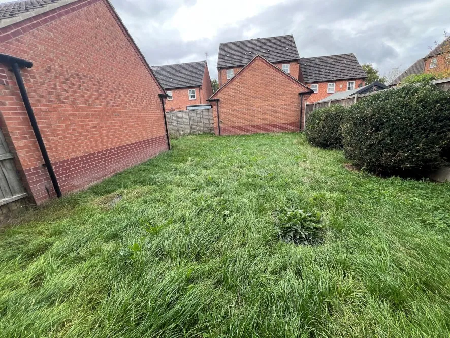 Property for Auction in Leicestershire - 52 Staples Drive, Coalville, Leicestershire LE67 4GN