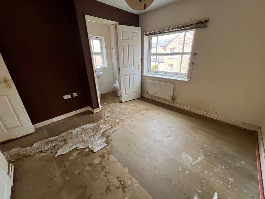 Property for Auction in Leicestershire - 52 Staples Drive, Coalville, Leicestershire LE67 4GN