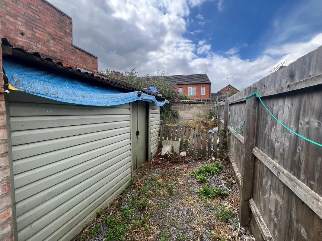 Leicester, Leicestershire, LE2 8FP - Online Auctions