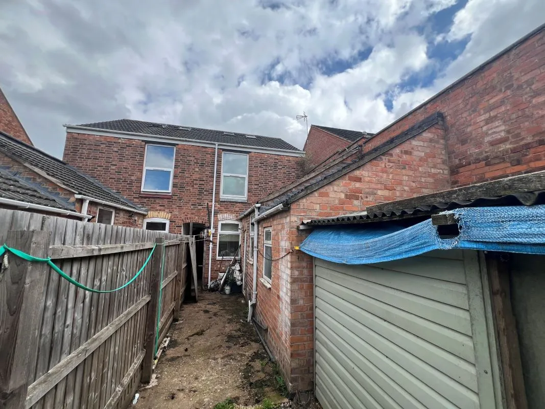 Leicester, Leicestershire, LE2 8FP - Online Auctions