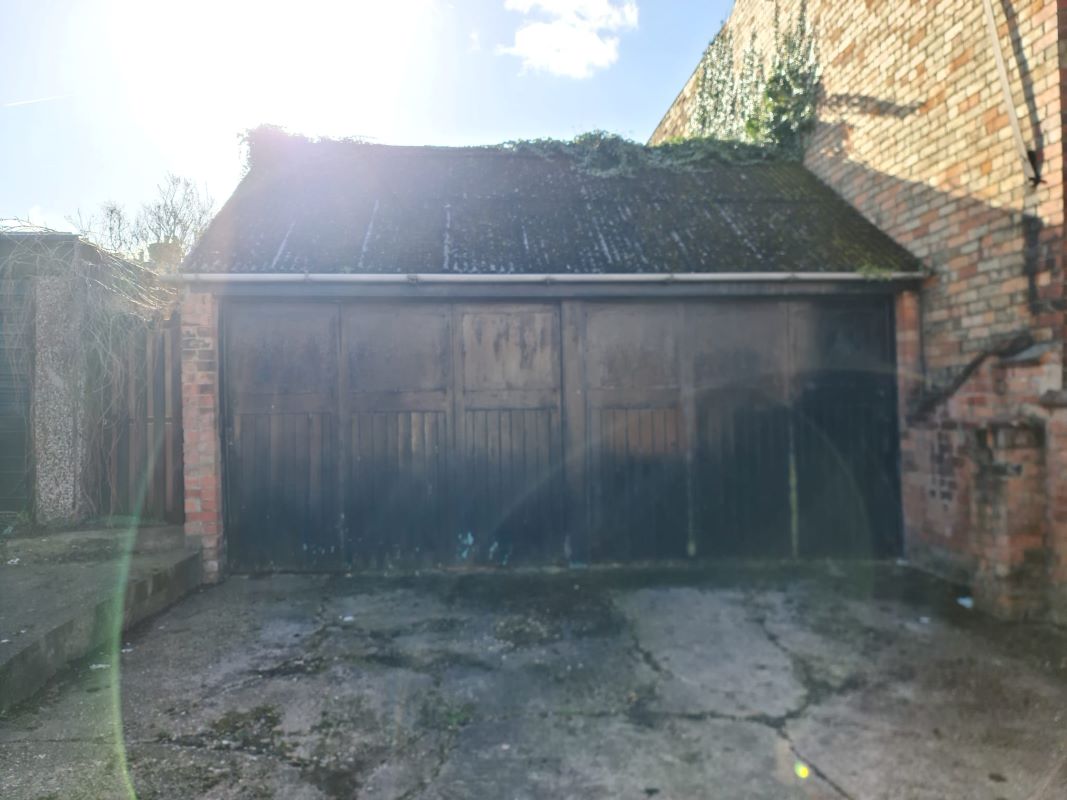 Gainsborough, Lincolnshire, DN21 2RF - Online Auctions