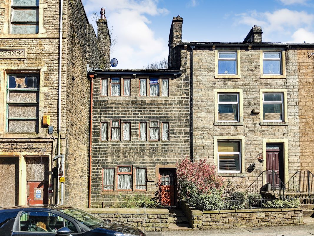 Bacup, Lancashire, OL13 9NW - Online Auctions