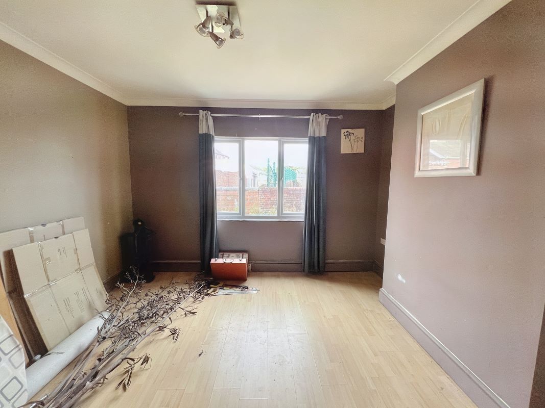 Highfields, Doncaster, South Yorkshire, DN6 7JJ - Online Auctions
