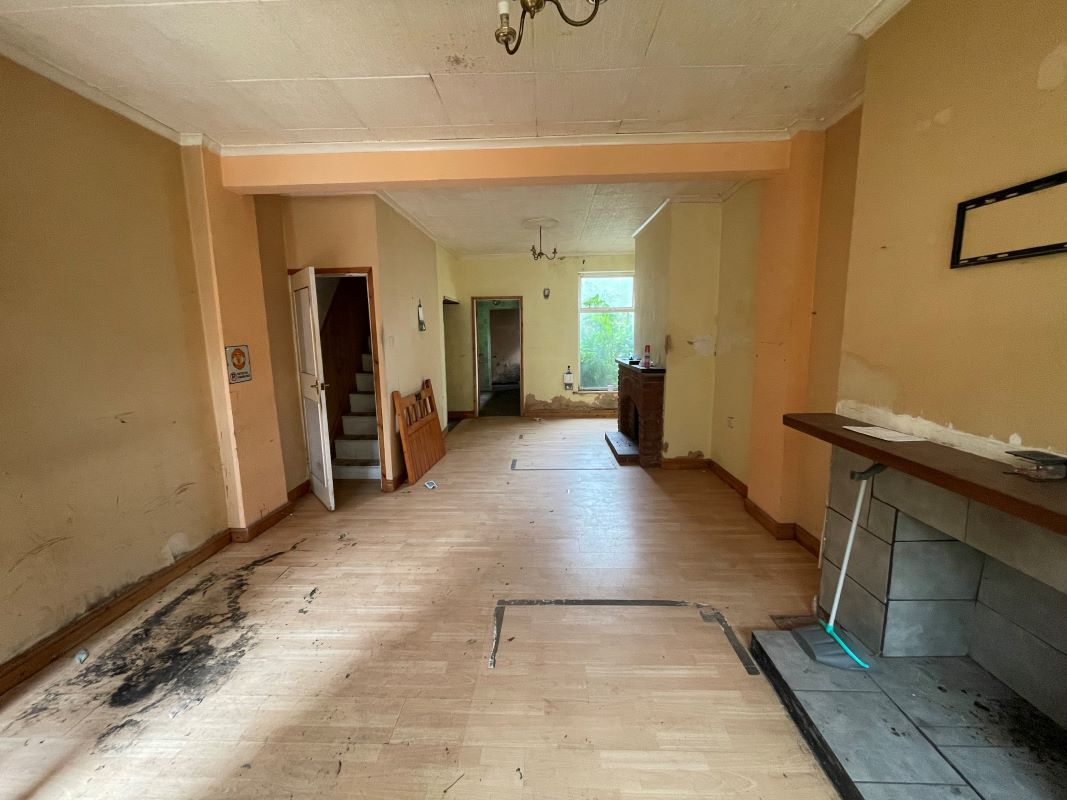 Grimsby, South Humberside, DN32 9HY - Online Auctions