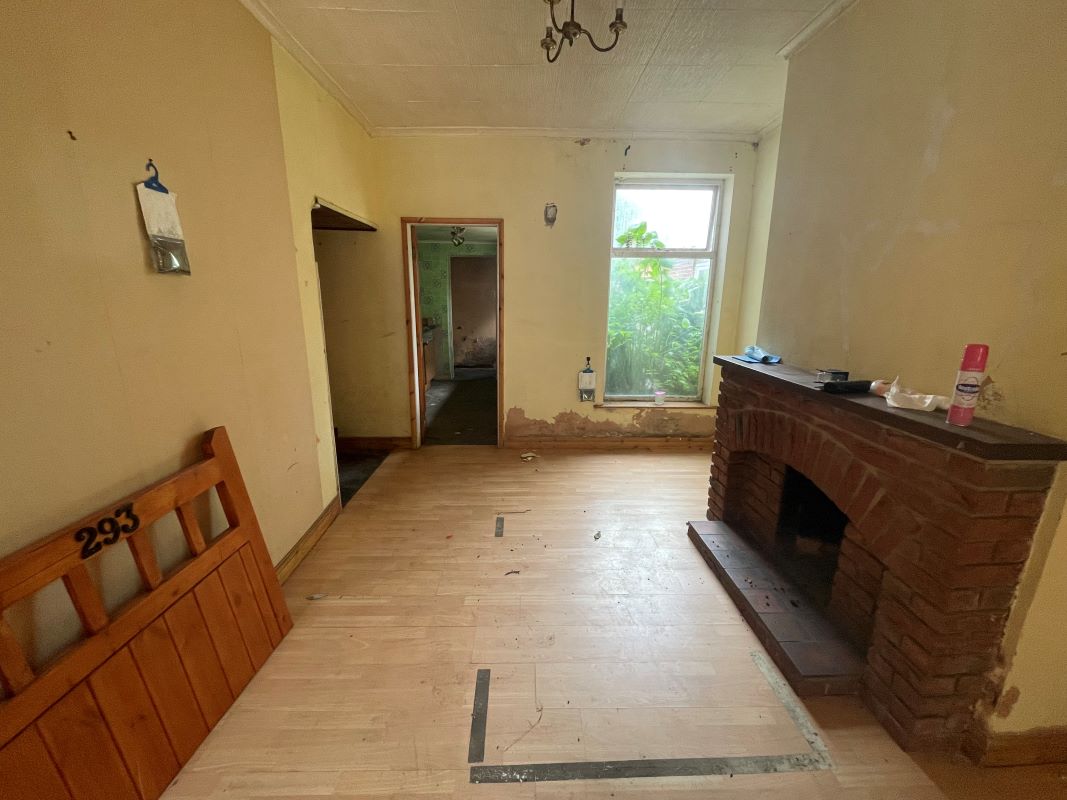 Grimsby, South Humberside, DN32 9HY - Online Auctions