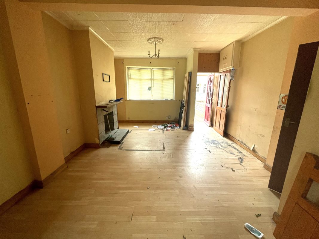 Grimsby, South Humberside, DN32 9HY - Online Auctions