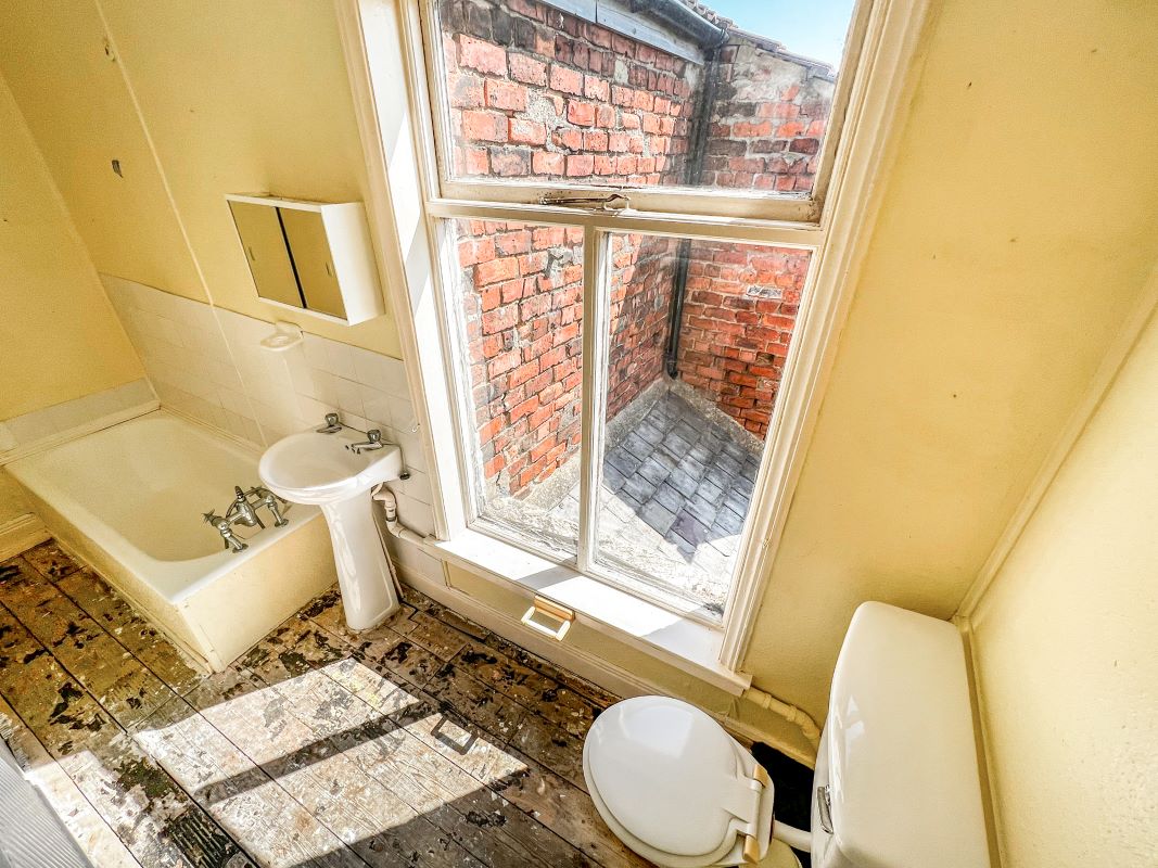 St. Johns Road, Shildon, County Durham, DL4 1LT - Online Auctions