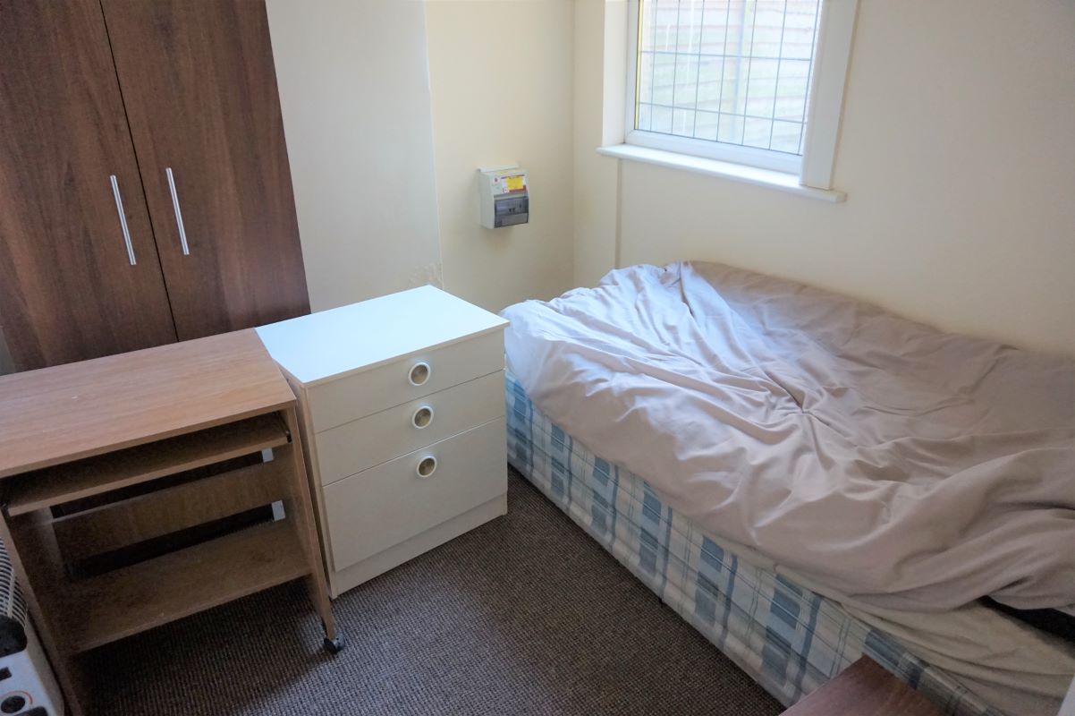 Grimsby, South Humberside, DN32 7NX - Online Auctions