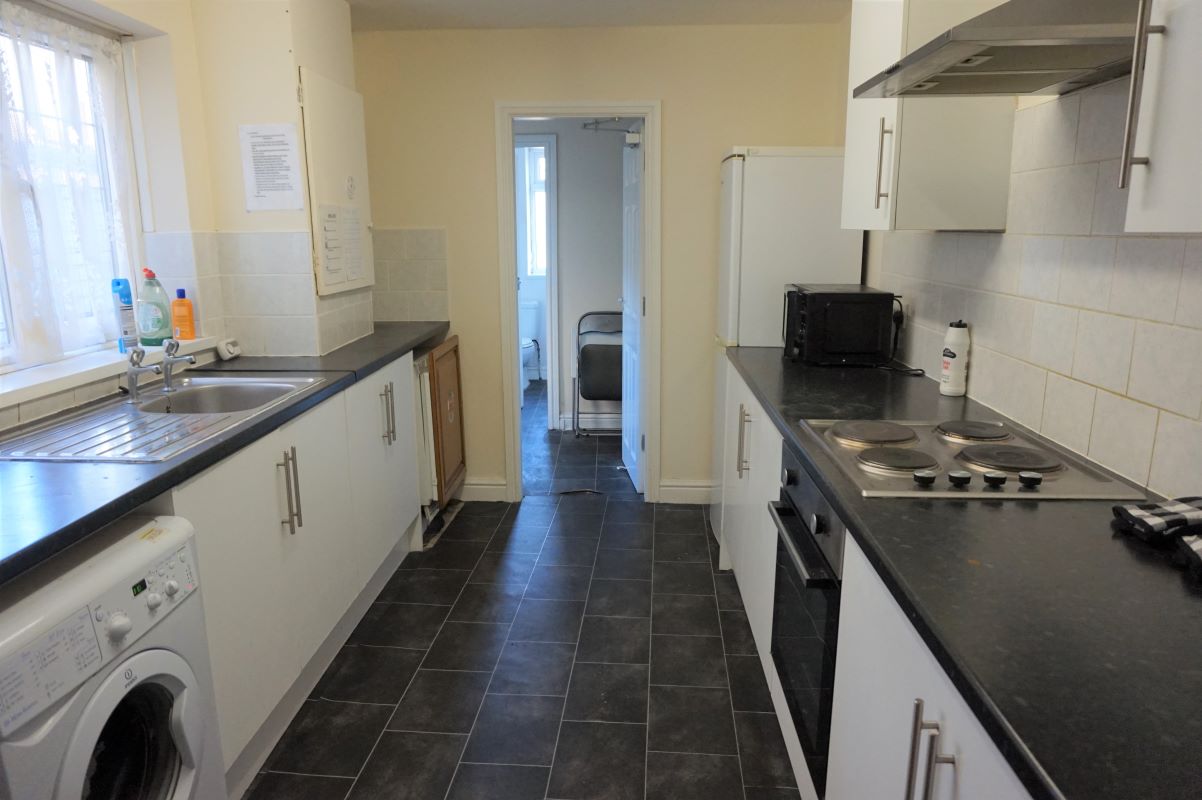 Grimsby, South Humberside, DN32 7NX - Online Auctions