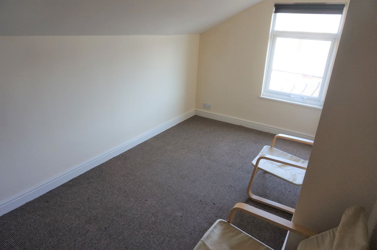 Grimsby, South Humberside, DN32 7NX - Online Auctions