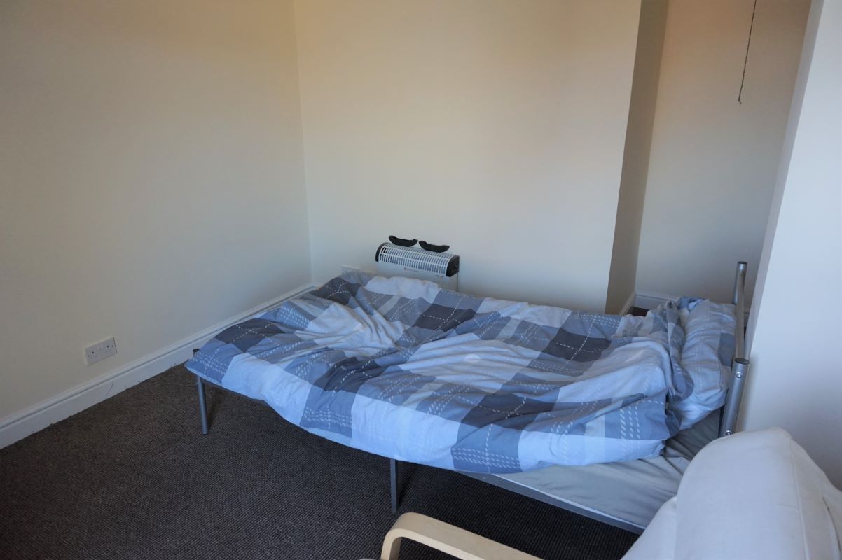 Grimsby, South Humberside, DN32 7NX - Online Auctions