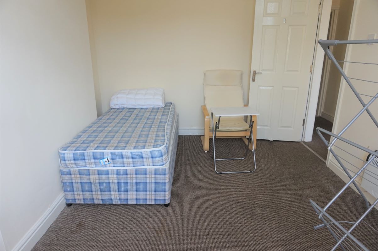 Grimsby, South Humberside, DN32 7NX - Online Auctions